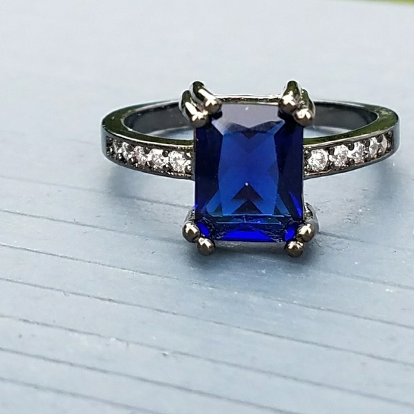 New black gold filled blue cubic zirconia ring - Picture 3 of 4