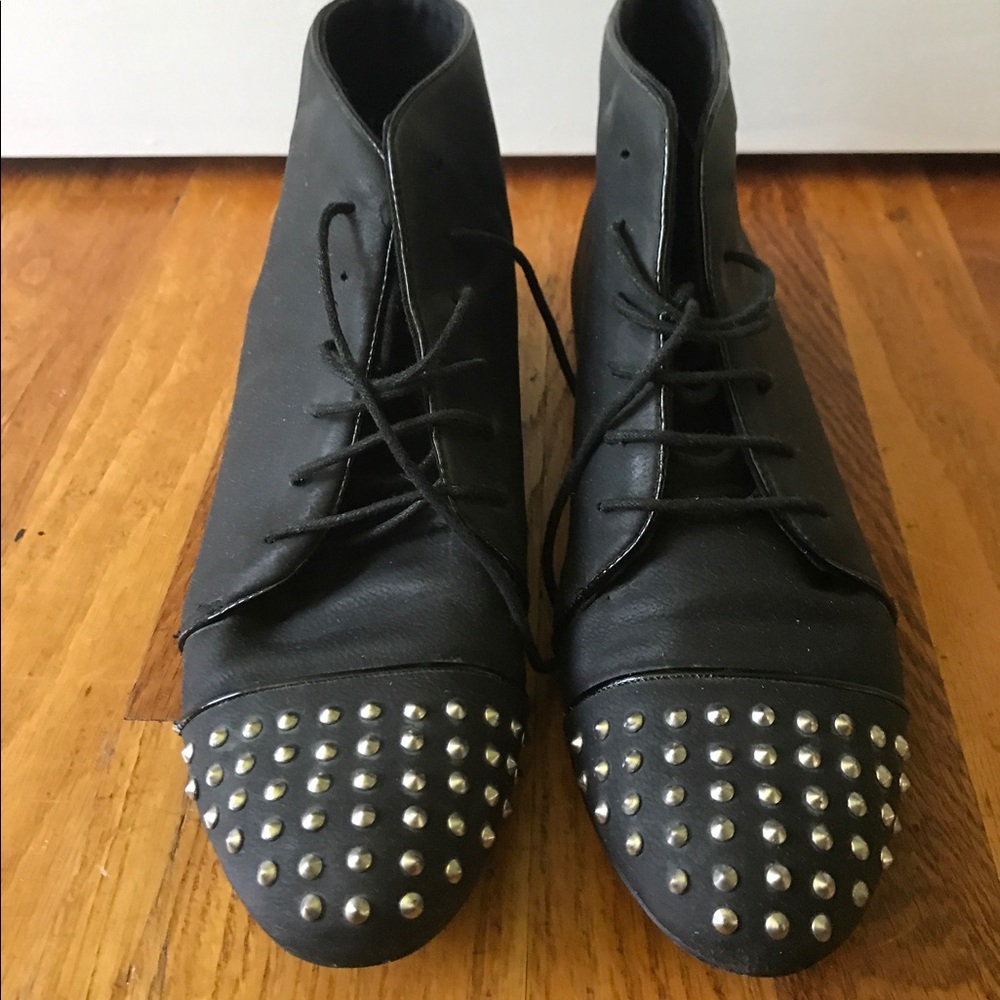 Black flat booties