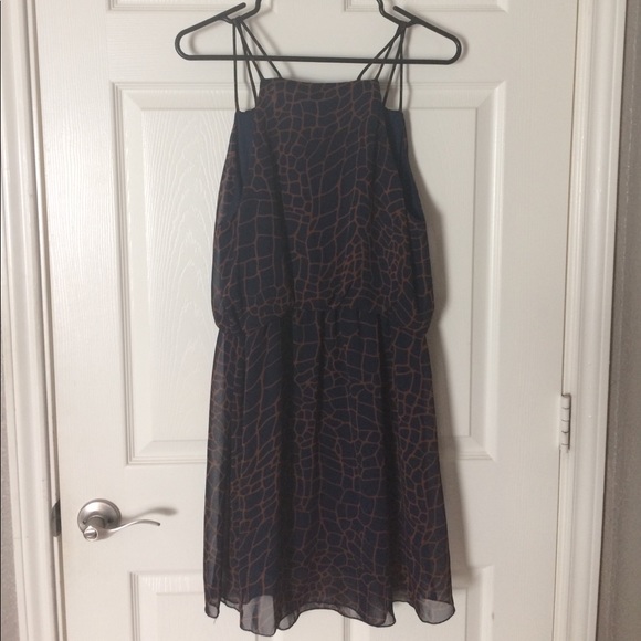 Final touch printed v-neck dress - Picture 2 of 4