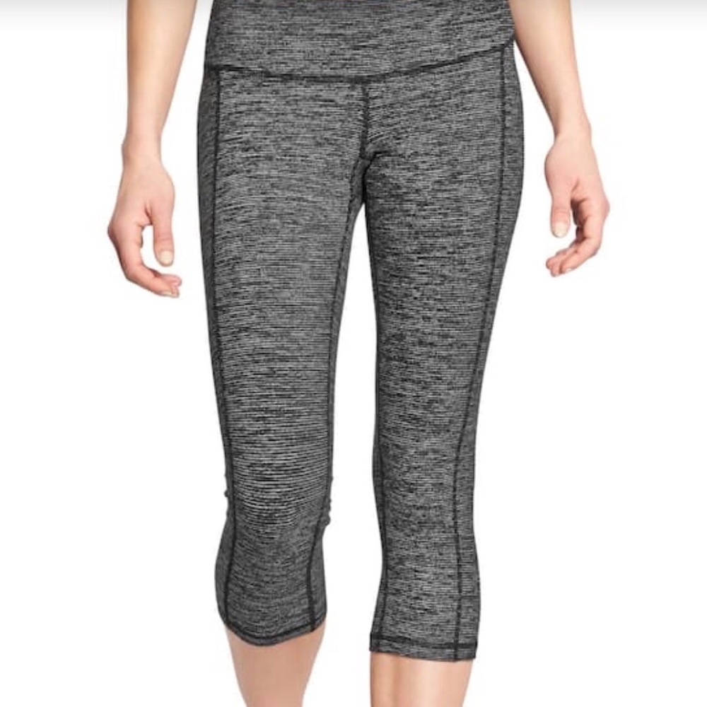 Old Navy Active XL black and white active crops