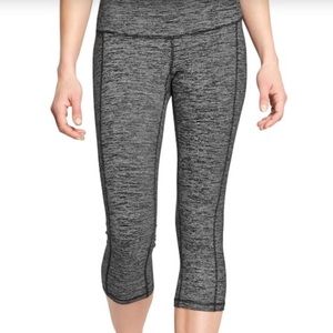 Old Navy Active XL black and white active crops