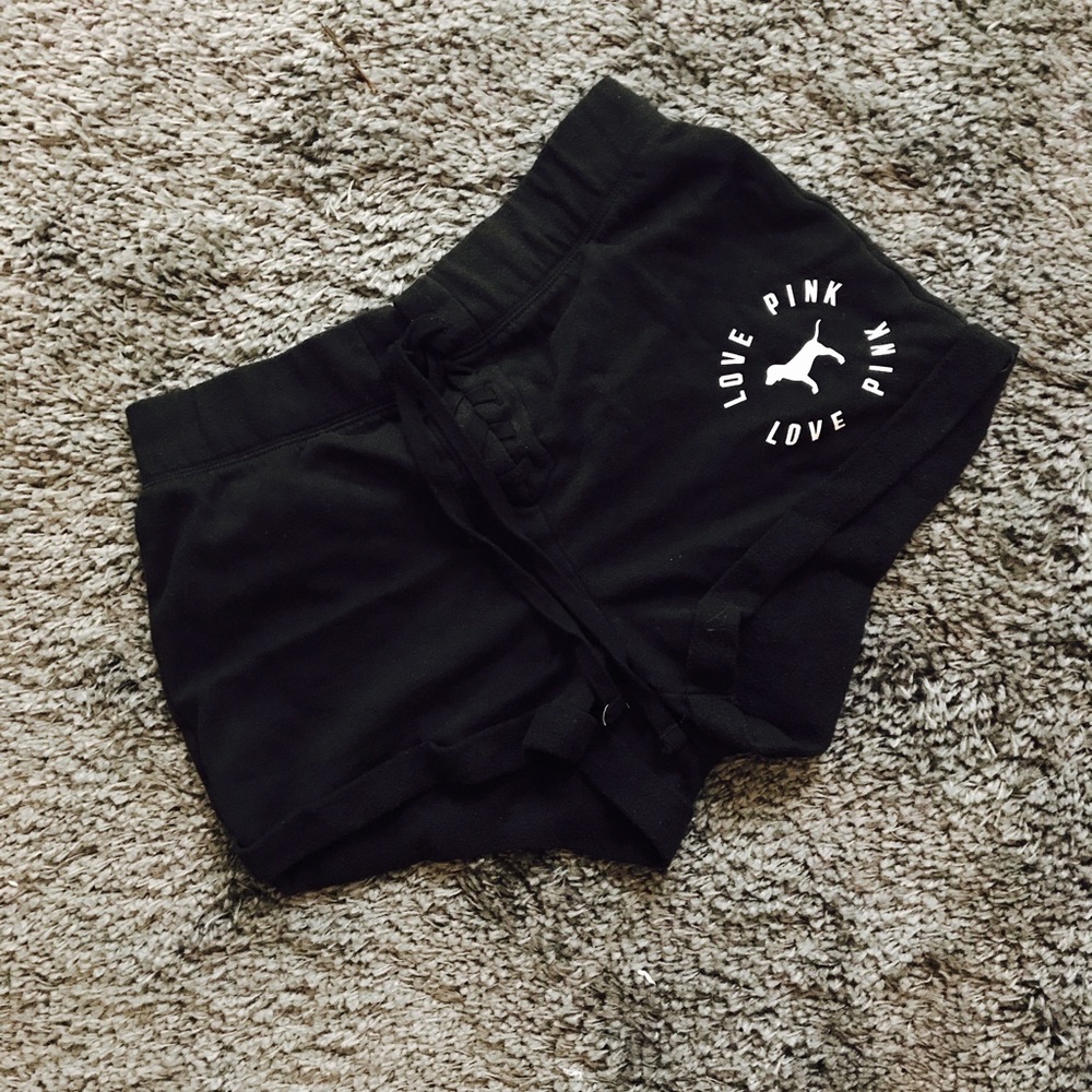 VS PINK Shorts 🔥