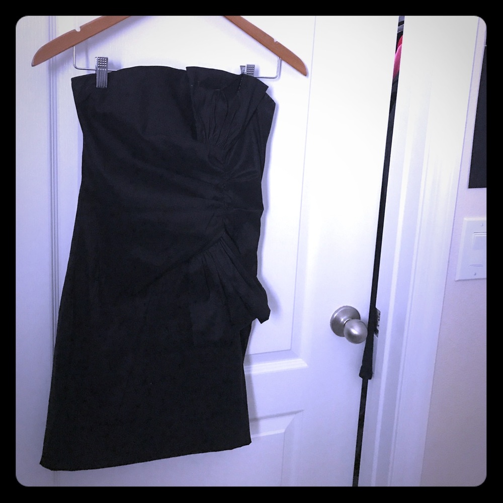 🌸 Black dress with front detail 🌸