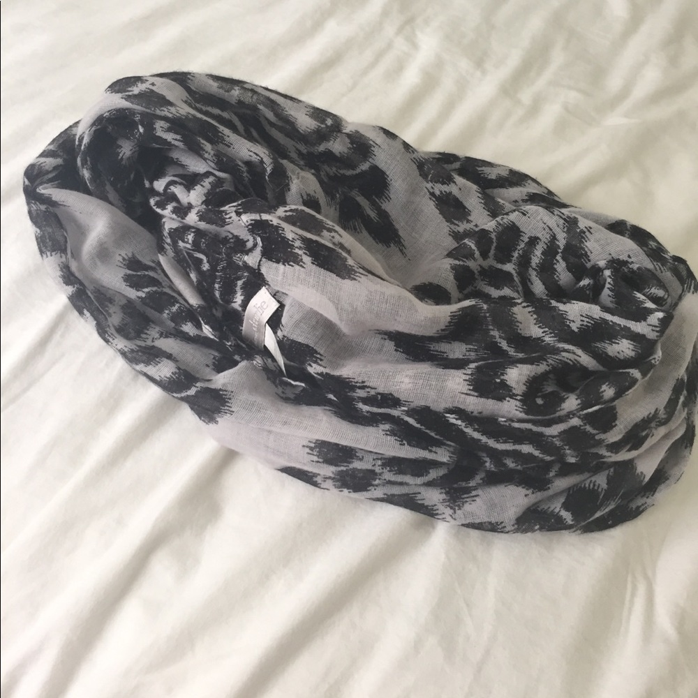 Black and white infinity scarf