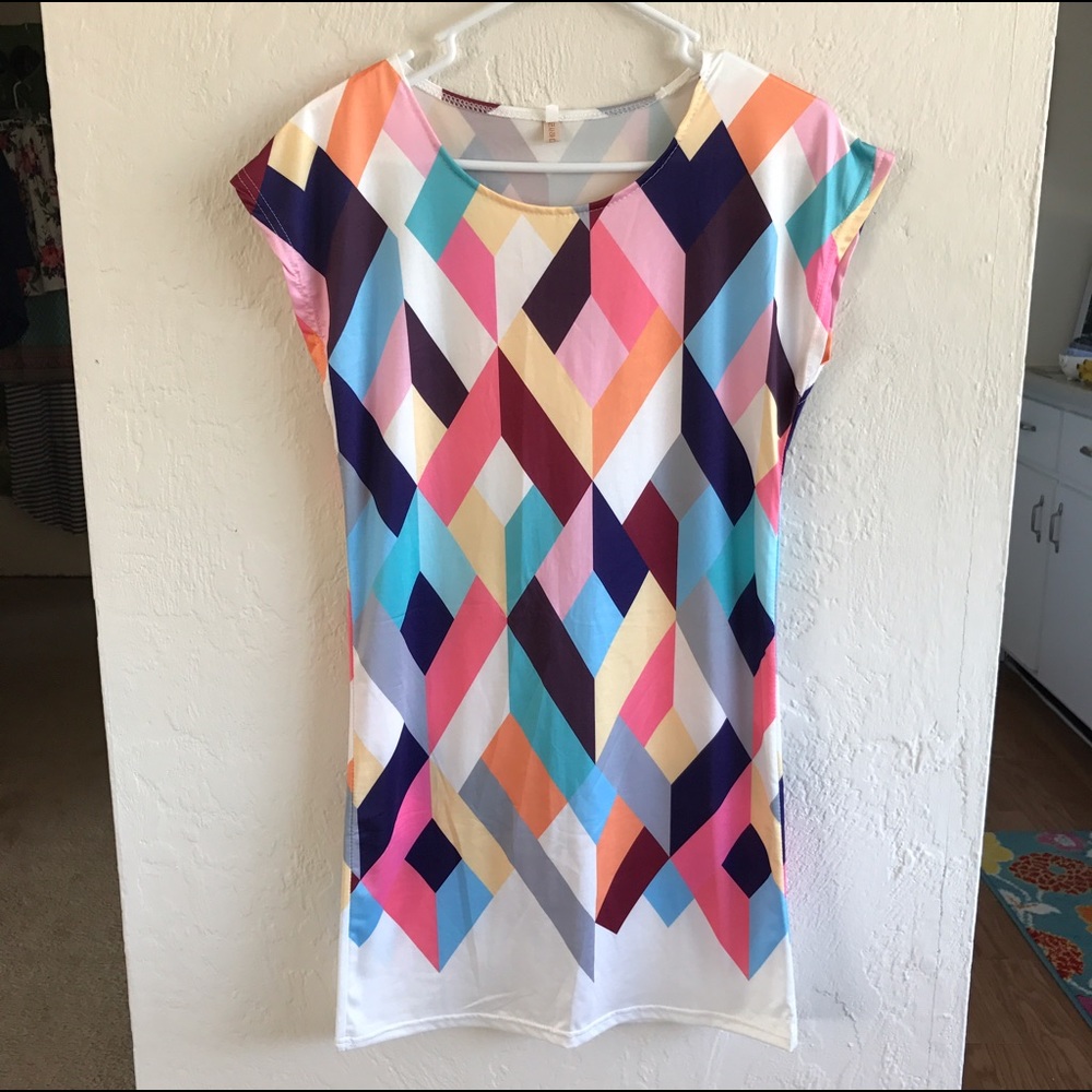 NWOT Geometric Colorful Tunic