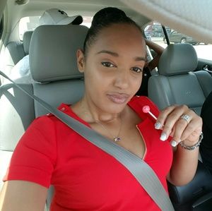 Meet your Posher, Elisa