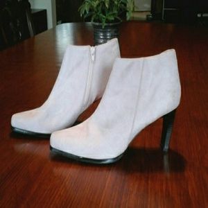 Dusty pink suede boots