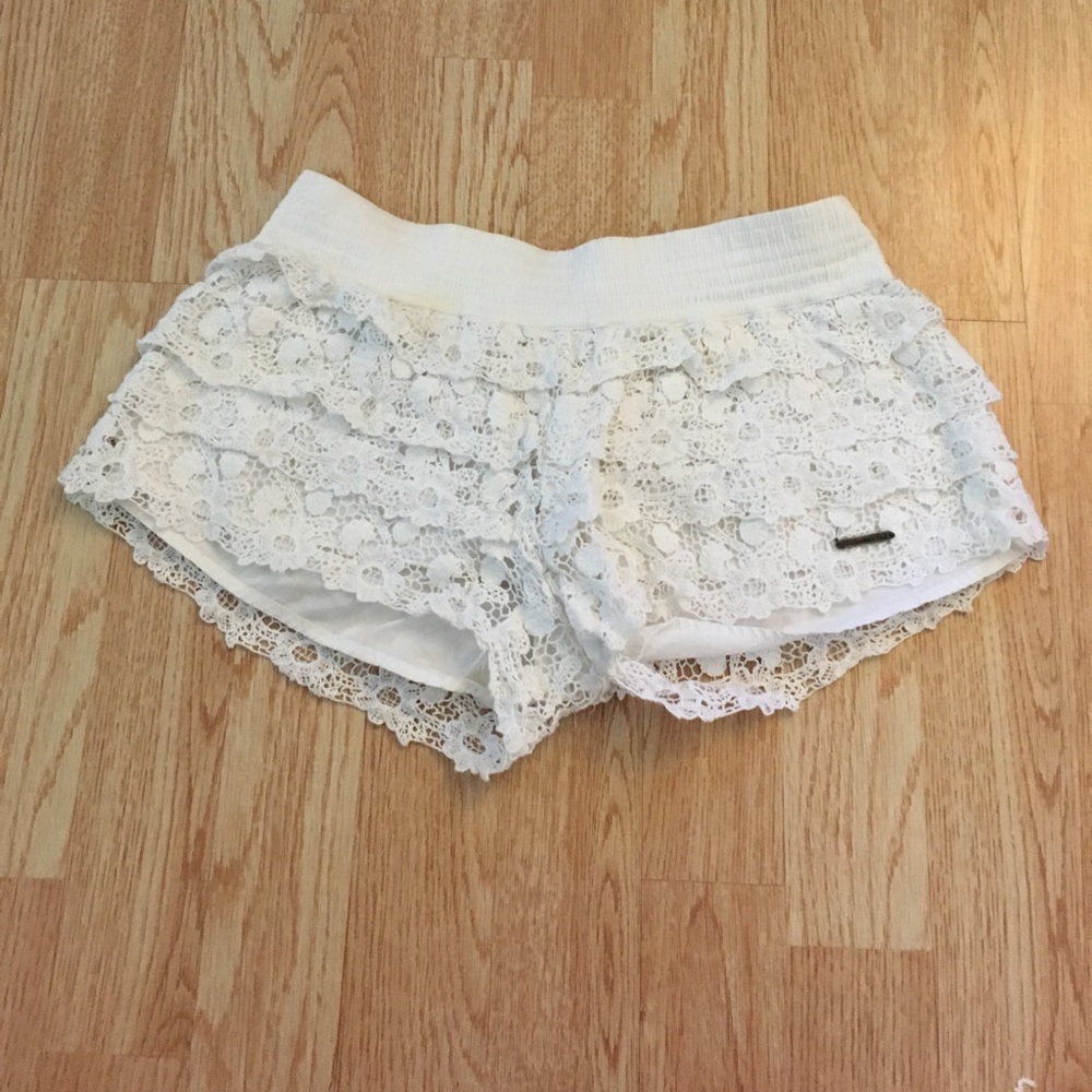 🎀JUST ADDED🎀 BOHO WHITE LACE A&F SHORTS