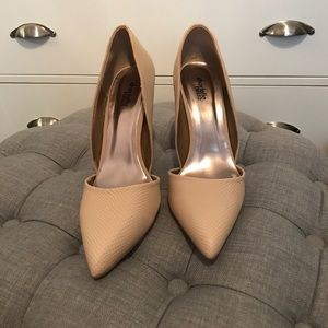 Nude snakeskin pumps