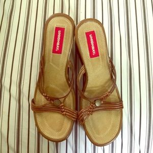 NWOB Union bay wedged sandals