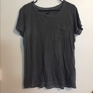 Gray t shirt