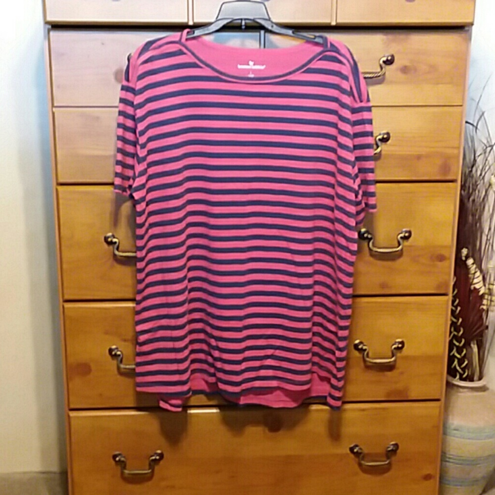 Short sleeve top