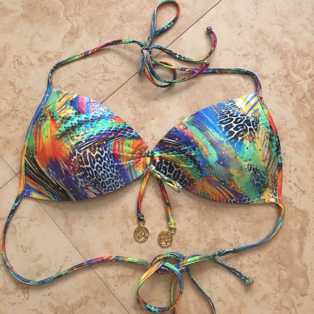Luli Fama push up top