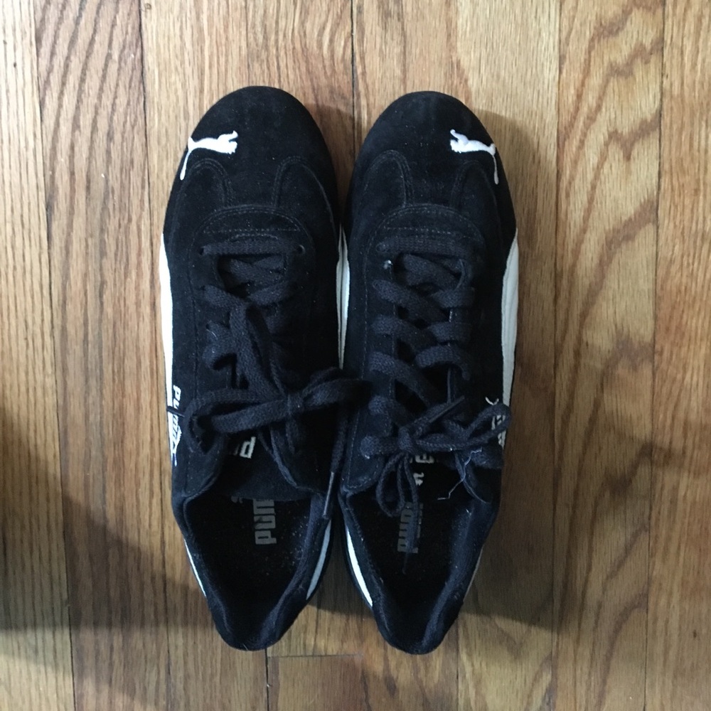 Black puma shoes