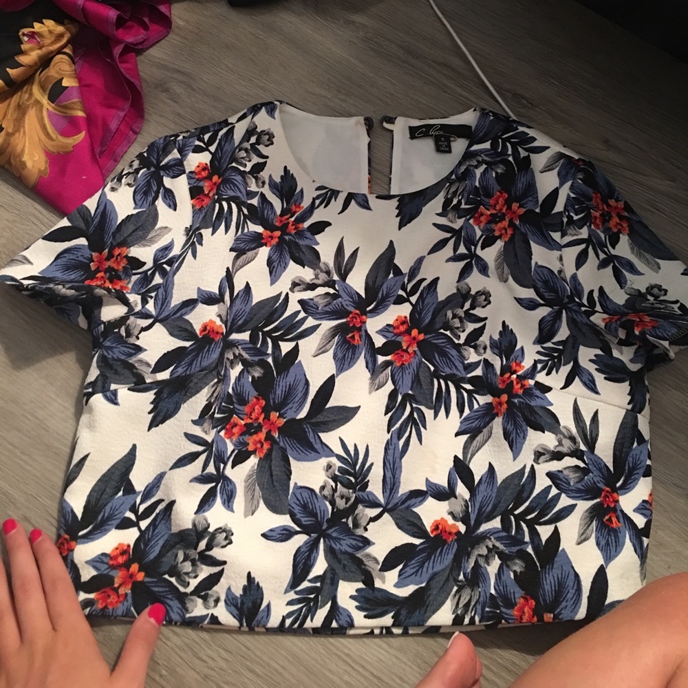 Floral crop top shirt