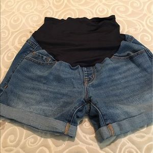 Maternity shorts