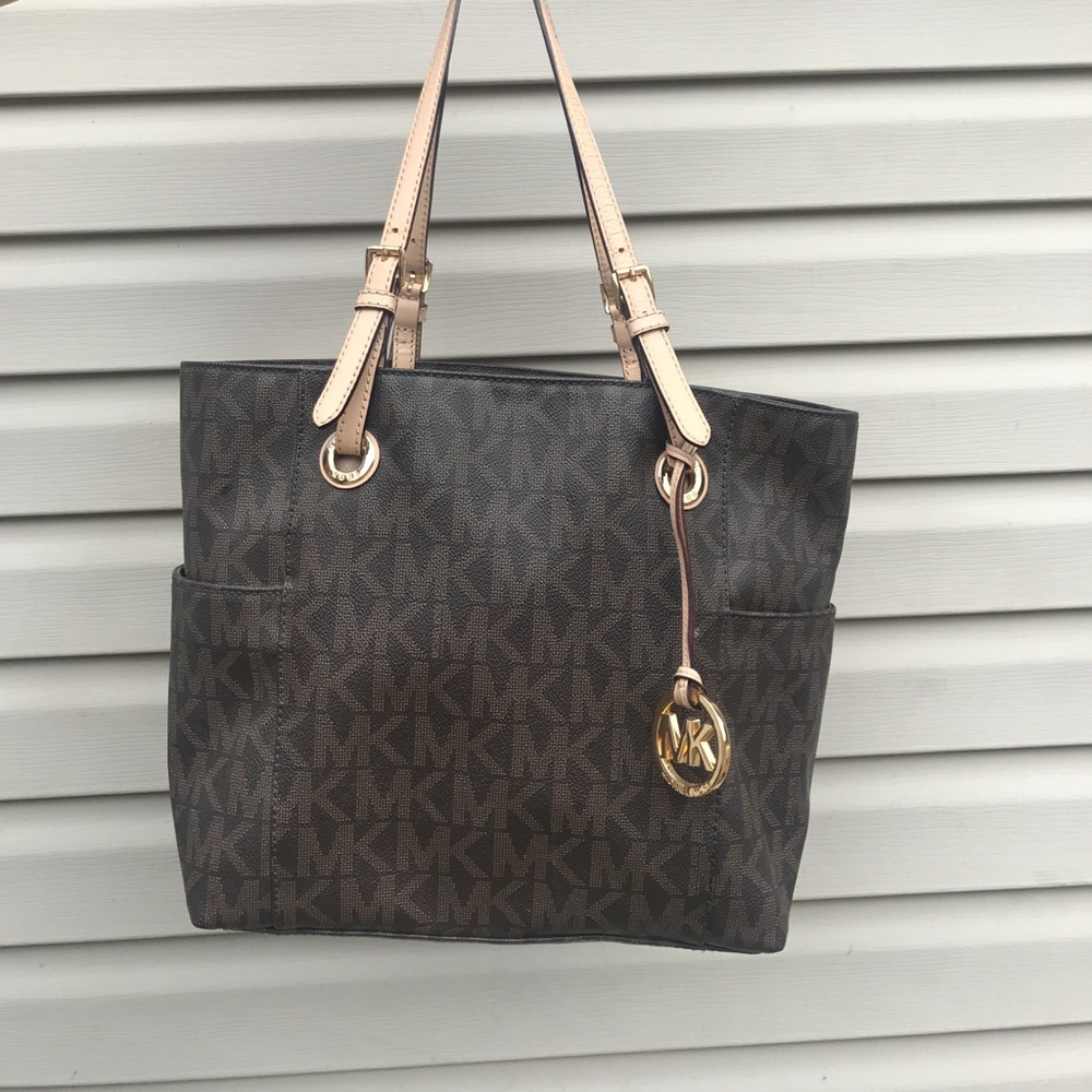 Michael Kors Jet Set Signature Tote