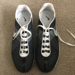 NIKE GOLF SHOES LIGHTWEIGHT LUNARLON SOLE