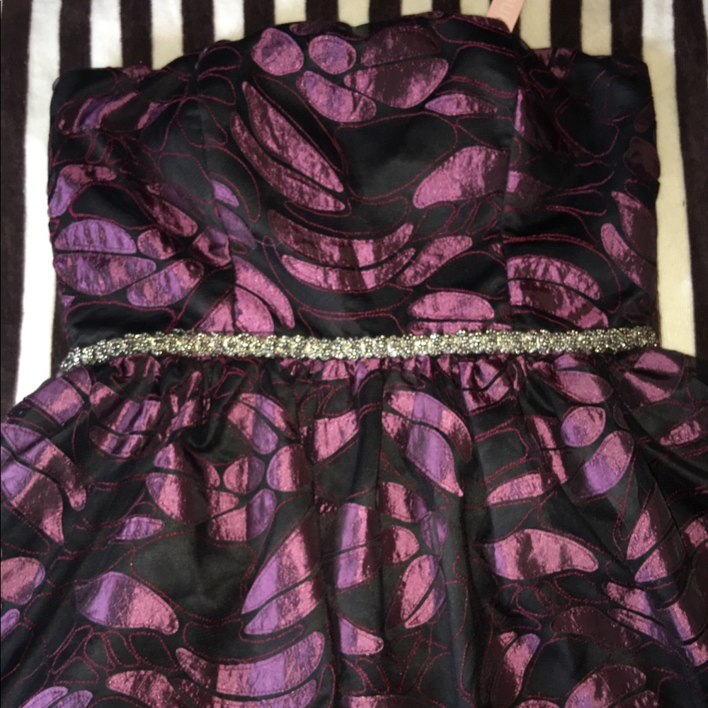 Strapless deep purple and black mini dress - Picture 3 of 8
