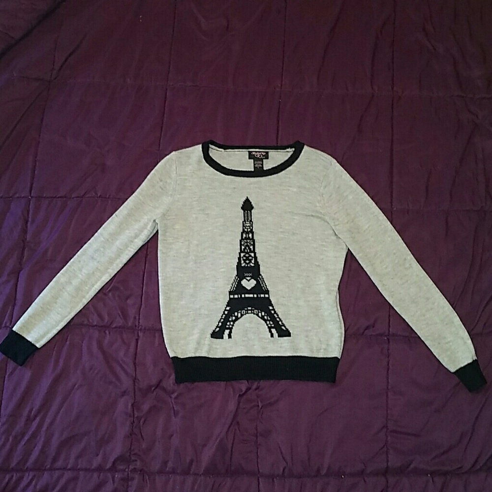 🗼Eiffle Tower Gray And Black Sweater From Macy's