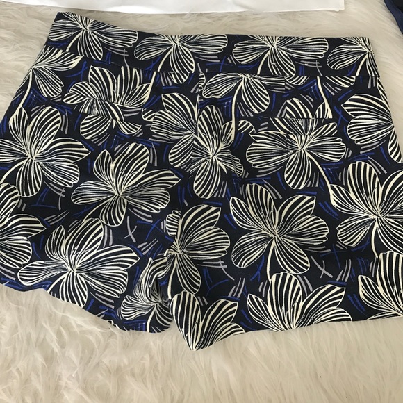 NWOT J.Crew Flower Navy Petal Printed Chino Shorts - Picture 4 of 7