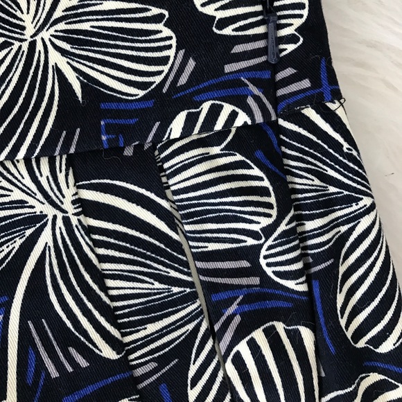 NWOT J.Crew Flower Navy Petal Printed Chino Shorts - Picture 5 of 7