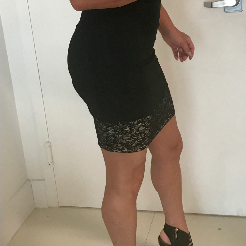 Black and beige skirt🌹