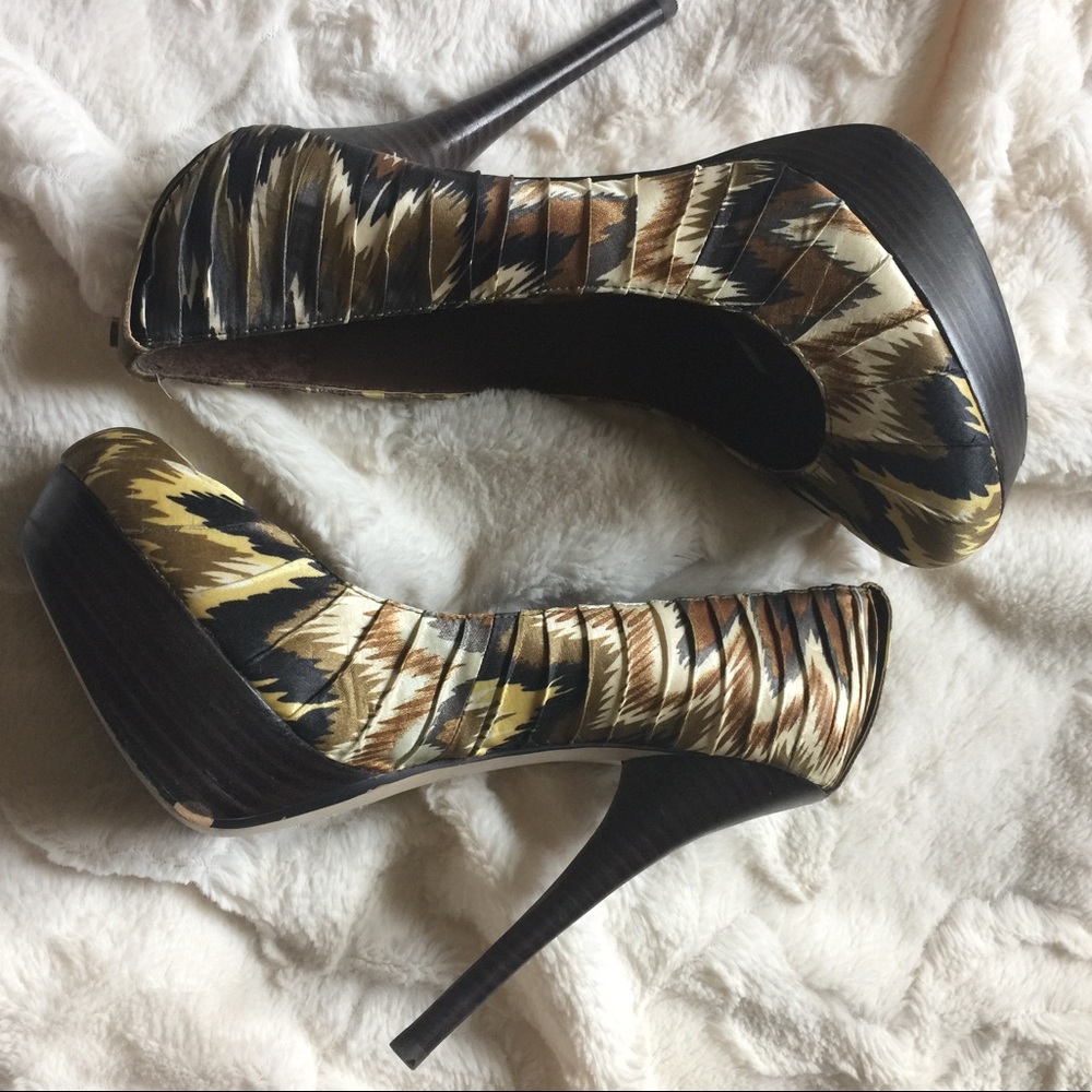 ALDO PLATFORM RUCHED PLEATED HIGH HEELS 40
