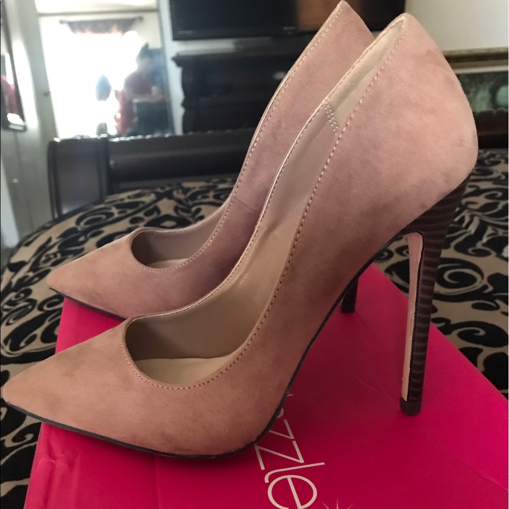 Super cute blush pink swede pumps