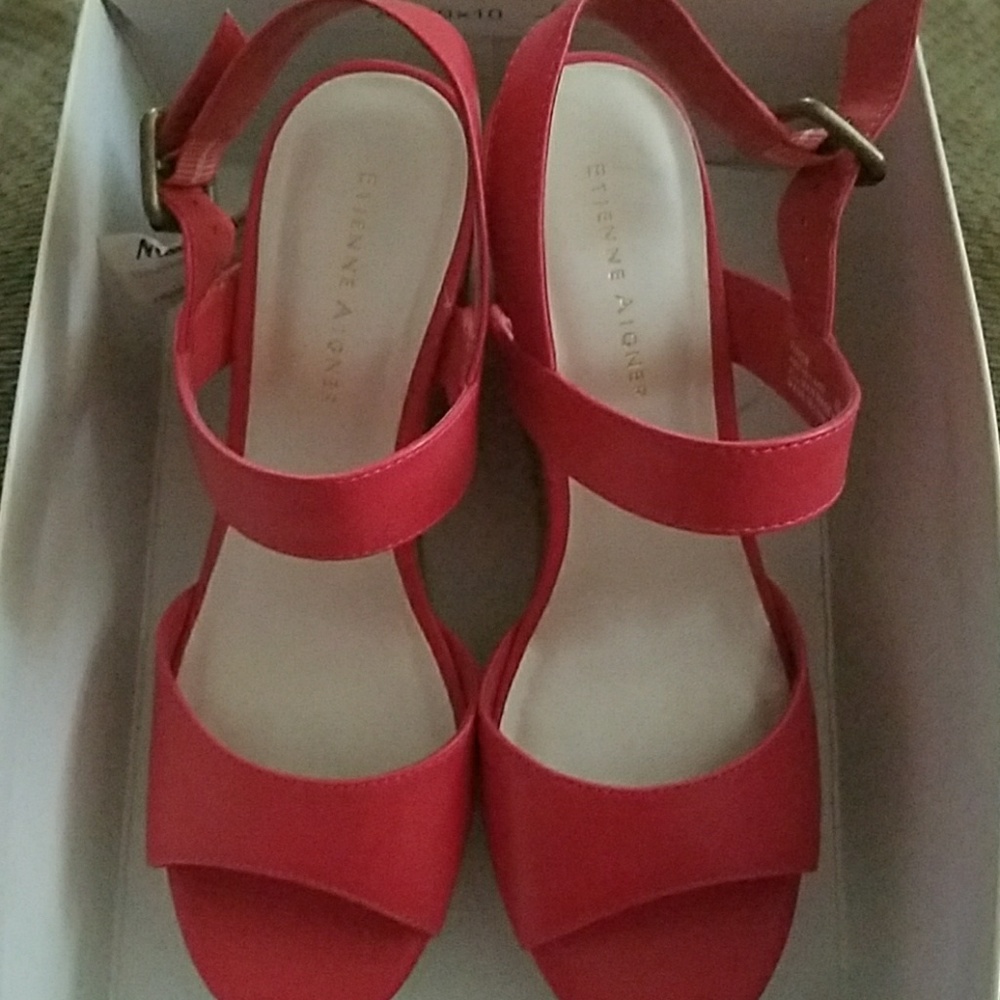 Wedge heel shoes - Picture 3 of 3