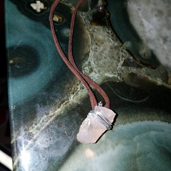 Necklace - Picture 1 of 1