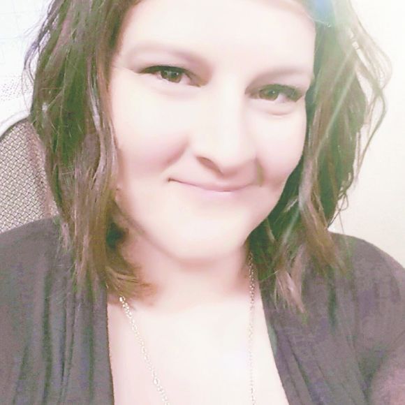 Meet your Posher, Christina - Picture 1 of 1