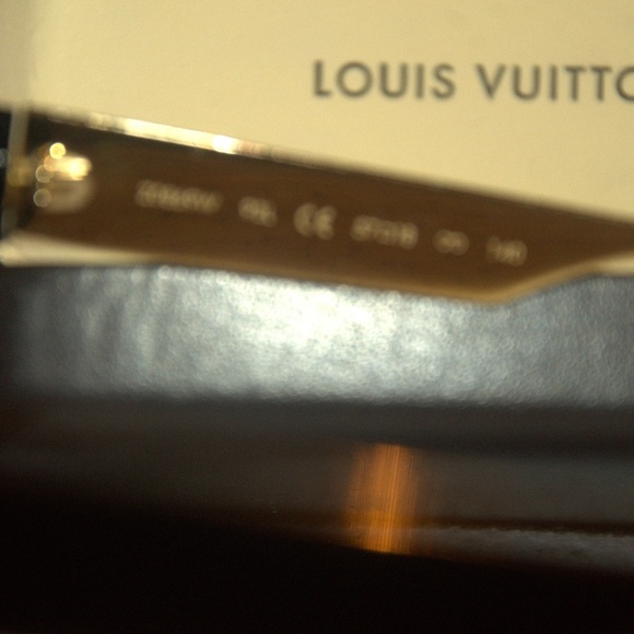 100% Authentic Louis Vuitton sunglasses - Picture 3 of 4
