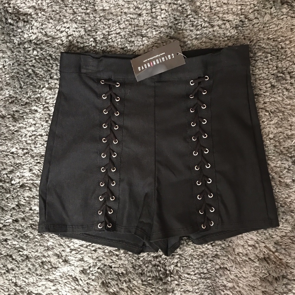 Lace Up Shorts 🔥