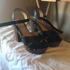 Soda platform sandals