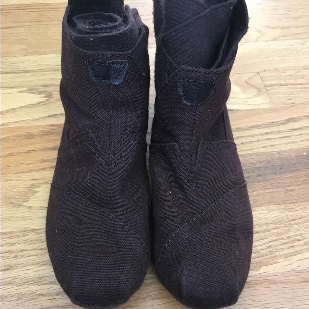 RARE Toms wrap boots brown