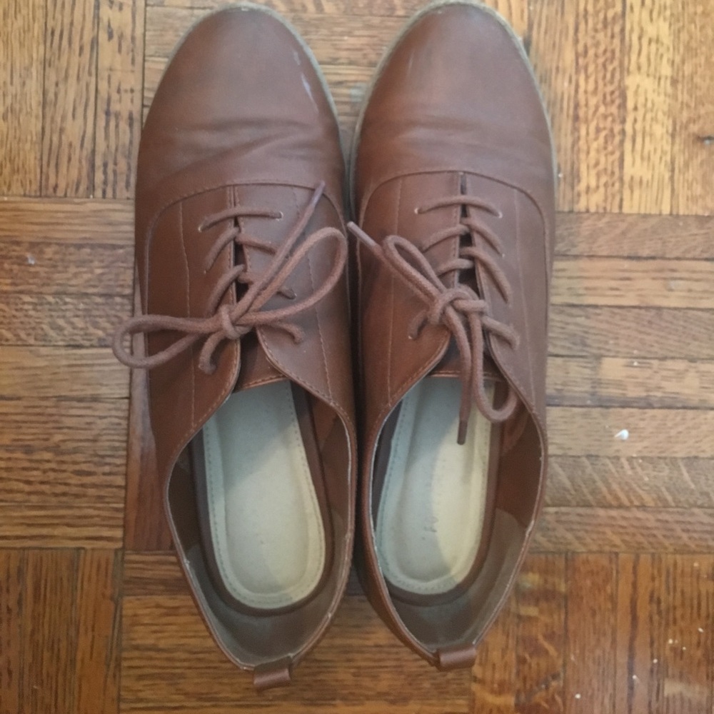 Tan Forever21 oxfords