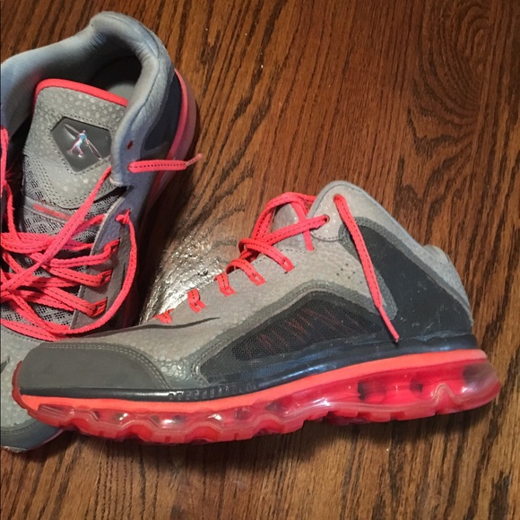 Sneakers - Picture 2 of 4