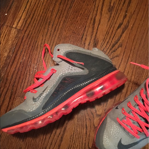 Sneakers - Picture 3 of 4