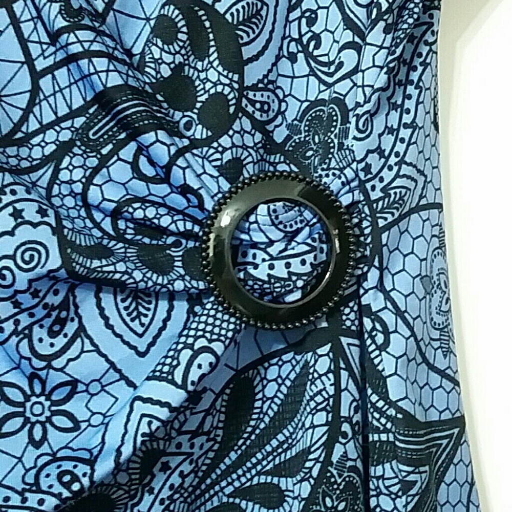 Top - Picture 2 of 4