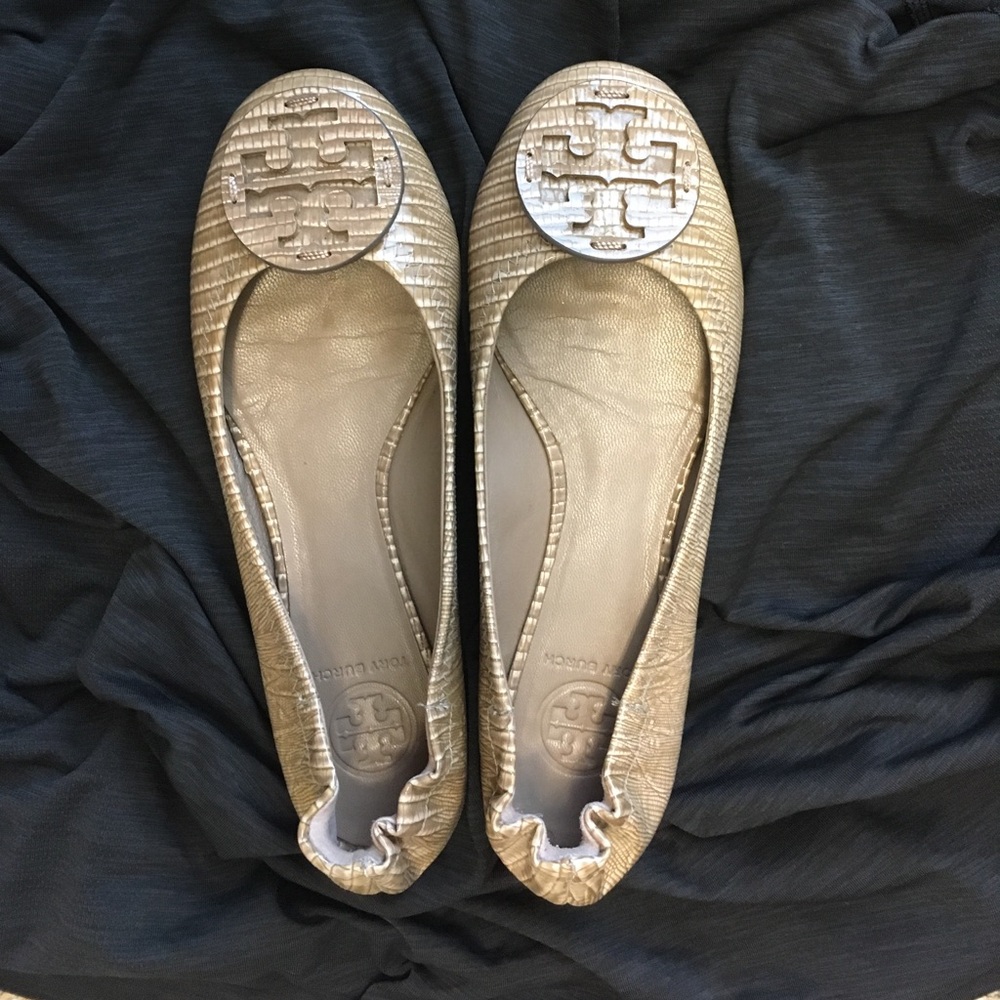 Size US women's 8 Tory Burch flats in patent nude