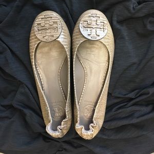 Size US women's 8 Tory Burch flats in patent nude