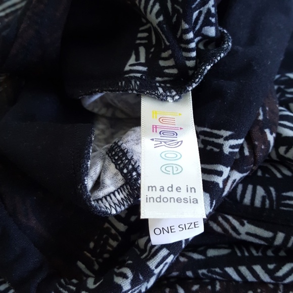 💥2/$20💥 Geometric Leggings - Picture 4 of 5