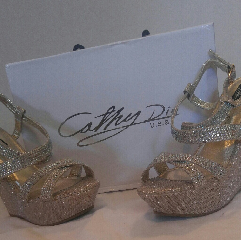 Cathy Din Champagne Wedges size 8 1/2