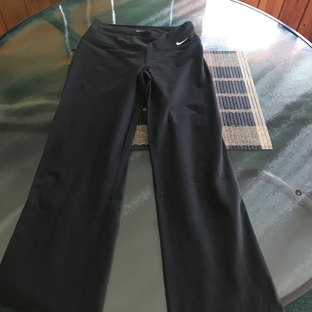 Nike flare leggings