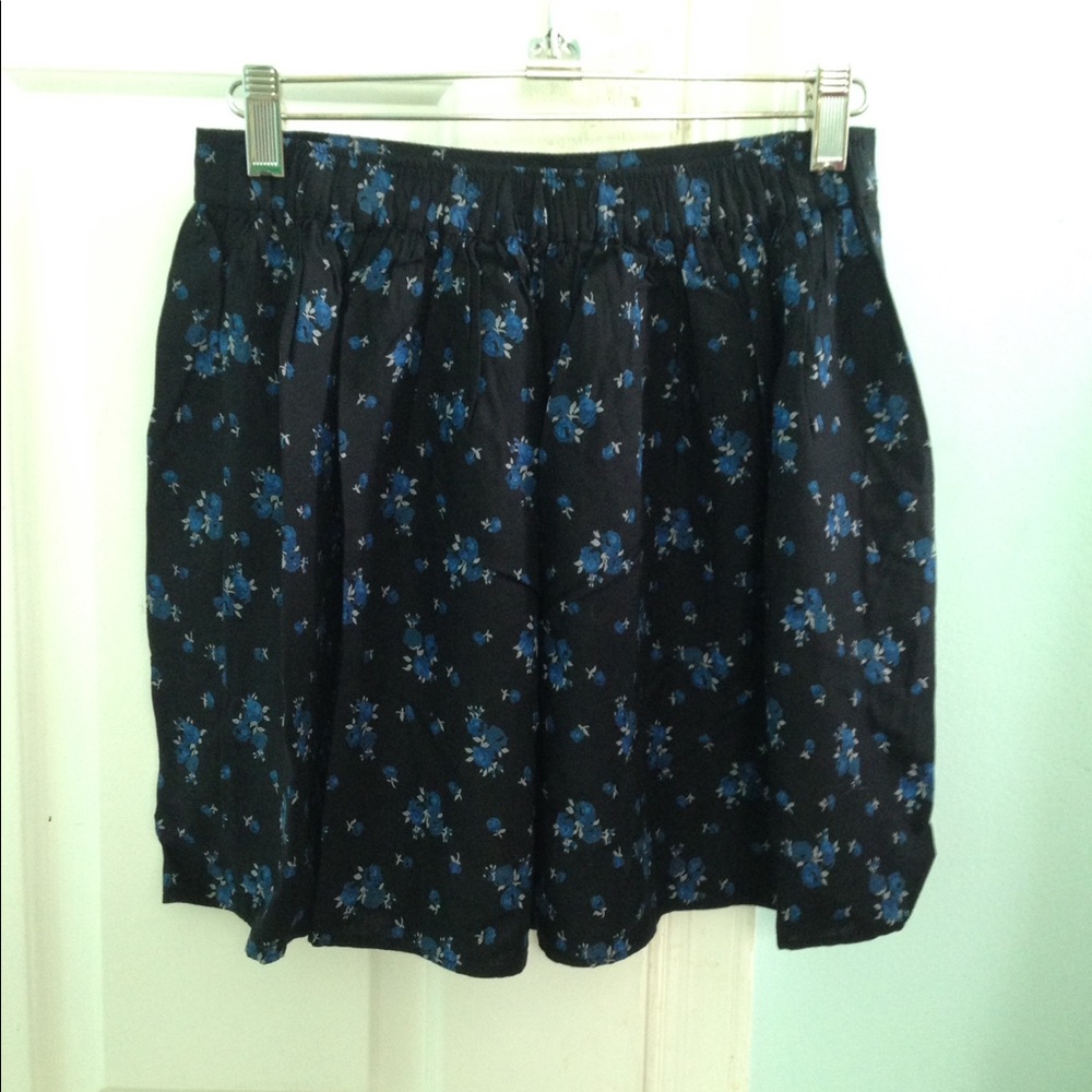 American Eagle floral skirt
