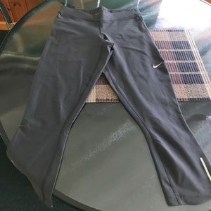 Nike cropped 7/8 leggings
