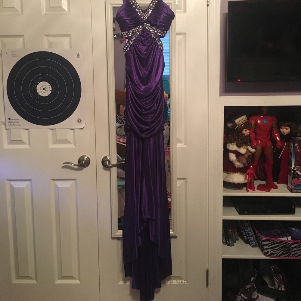 Purple sleeveless dress
