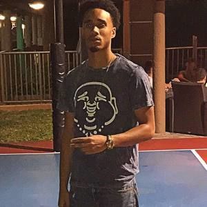 Meet your Posher, Dontae