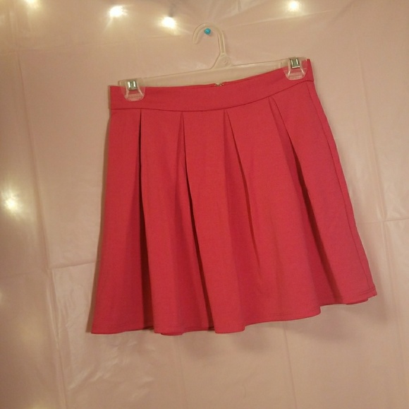 *SALE* Pink Pleated Skirt - Picture 1 of 2